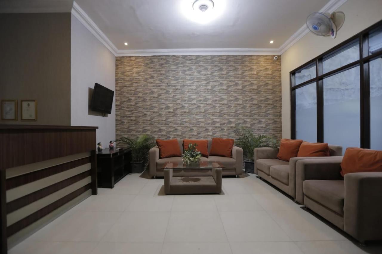 Hotel Atalie Malioboro By Natt'S Hospitality Yogyakarta Exterior foto